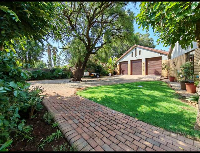 4 BEDROOM HOUSE FOR SALE IN THREE RIVERS EAST